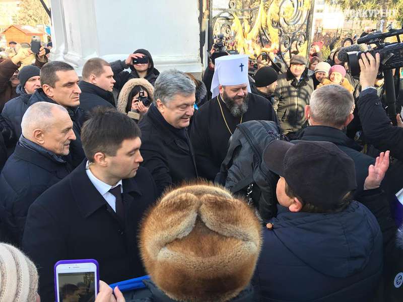 Петро Порошенко прибув до луцького собору (фото, відео, оновлюється)