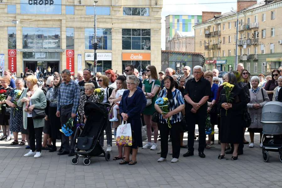 У Луцьку вшанували пам'ять бійців, які загинули під Волновахою (фото, відео)