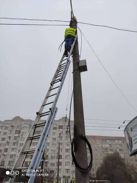 На вулицях Луцька почали встановлювати камери відеоспостереження (фото)