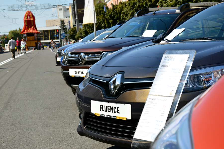 BMW, Volvo, Jeep: у Луцьку проходить автовиставка (фото)