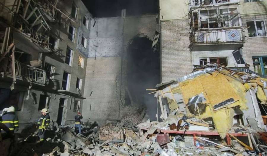Окупанти влучили в п'ятиповерхівку в Миколаєві – є загиблі (фото)