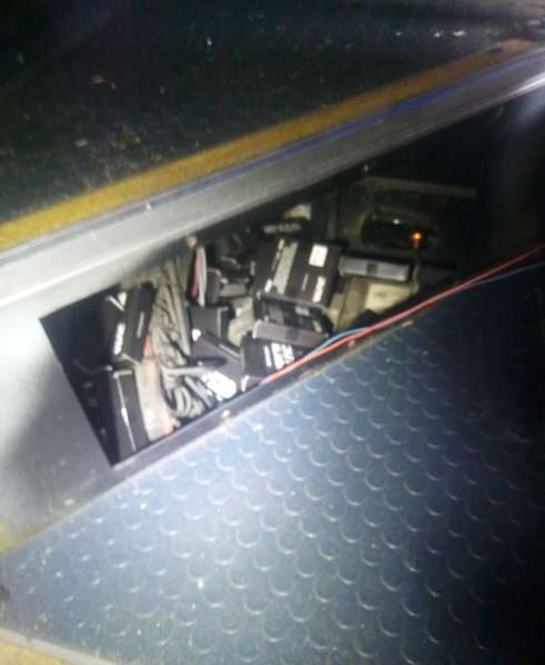 В «Ягодині» у сходах рейсового автобуса знайшли 10 кілограмів тютюну для кальяну (фото)