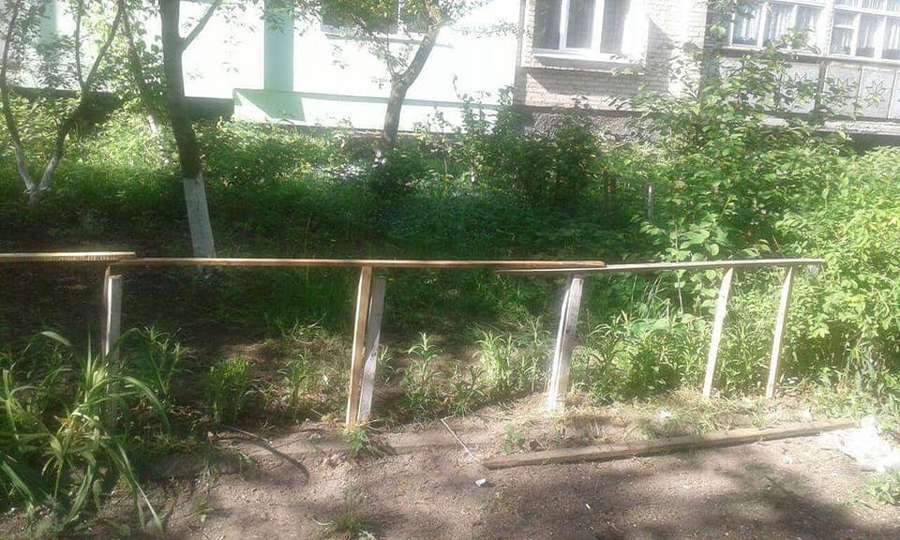 У Луцьку знов поменшало парканів (фото)