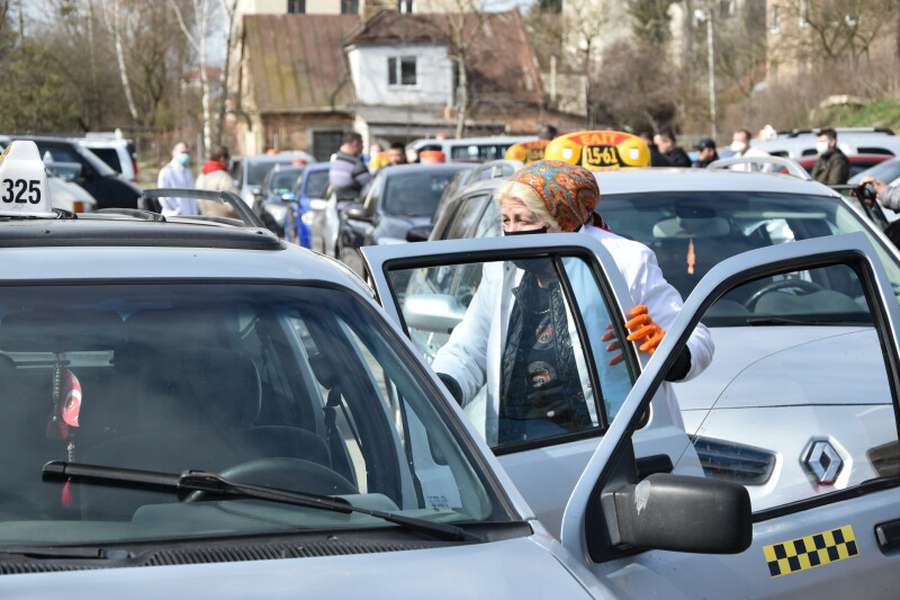 Луцькі таксисти домовилися про єдиний тариф
