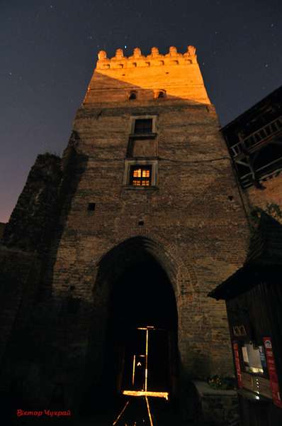 Час привидів: луцький фотохудожник показав містичний замок Любарта (фото)