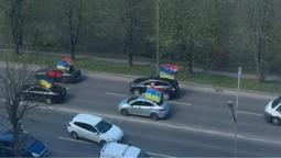 У Луцьку під час приїзду місії «На щиті» один з водіїв не пропустив кортеж повністю (відео)