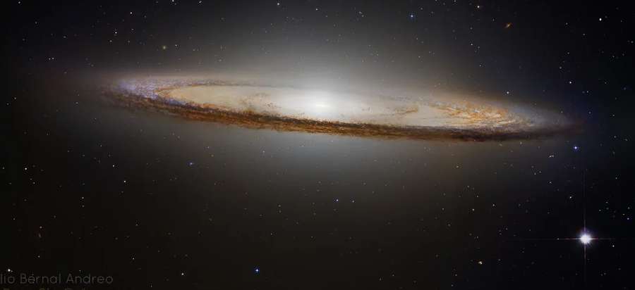 Спіральна галактика Сомбреро в сузір'ї Діви. Фото 2019 року