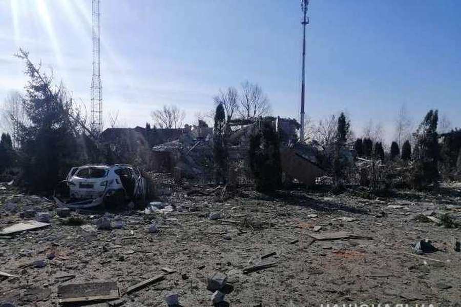 Селище на Київщині обстріляли з міноментів: семеро загиблих (фото)