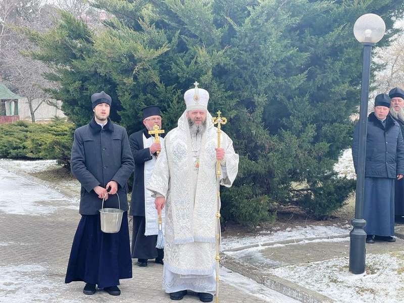 Як митрополит Михаїл освячував воду у Луцькводоканалі (фото)