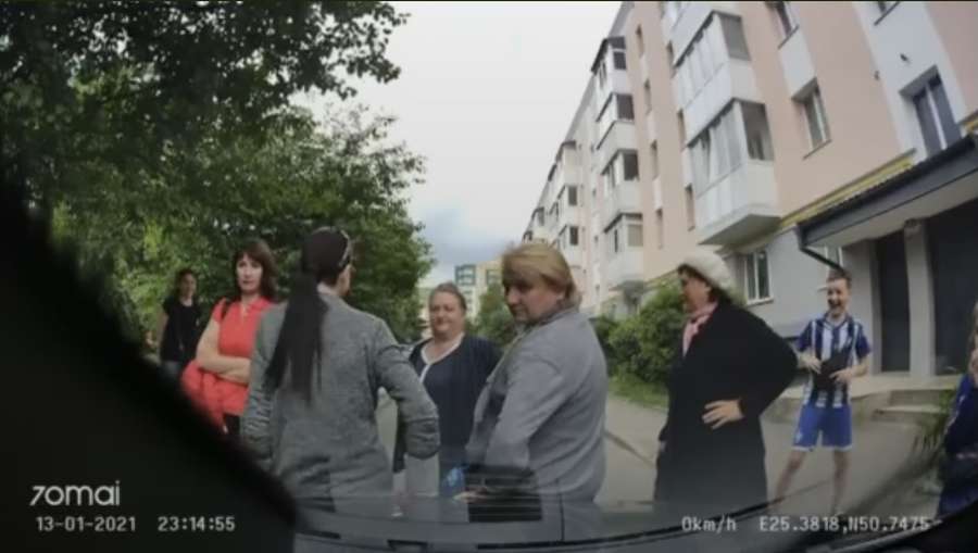 Проблеми доїзду: у Луцьку – конфлікт між мешканцями сусідніх будинків (фото)