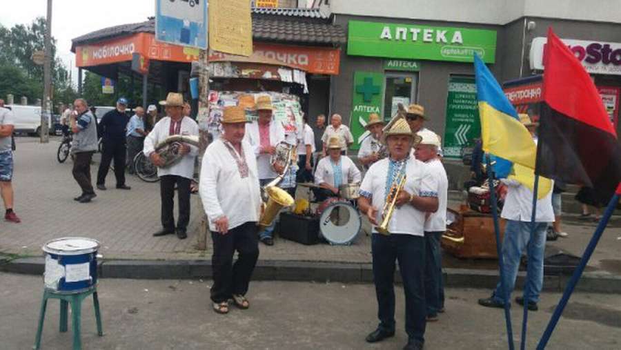 На Волині духовий оркестр ветеранів популяризував українську музику (фото)