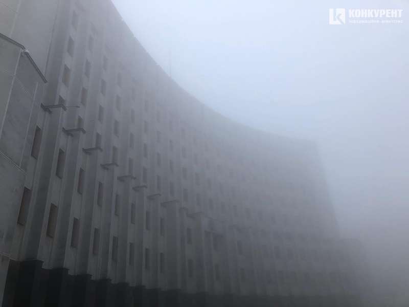 Луцьк «потонув» у тумані: містичні фото (оновлено)
