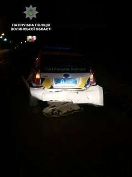 У Луцьку п'яний водій Audi врізався у поліцейський Prius (фото) 