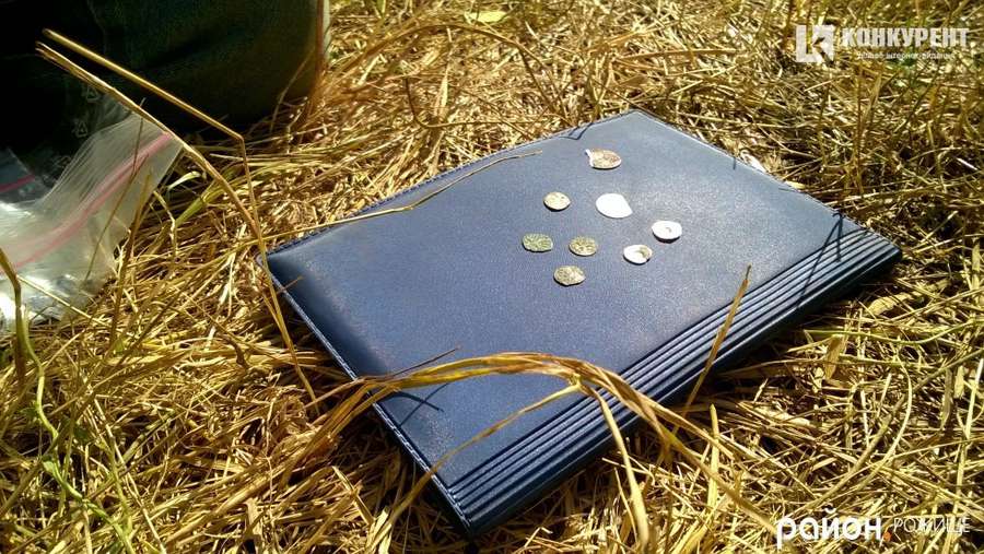 Волинські археологи знайшли унікальні середньовічні монети і посуд (фото)