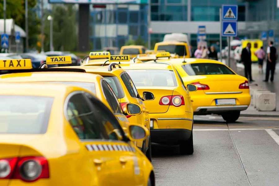 Немає ліцензії - немає авто: таксистам готують нові правила