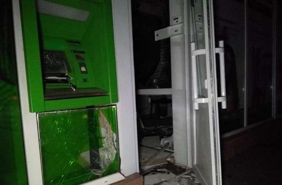 У Києві грабіжники підірвали банкомат 