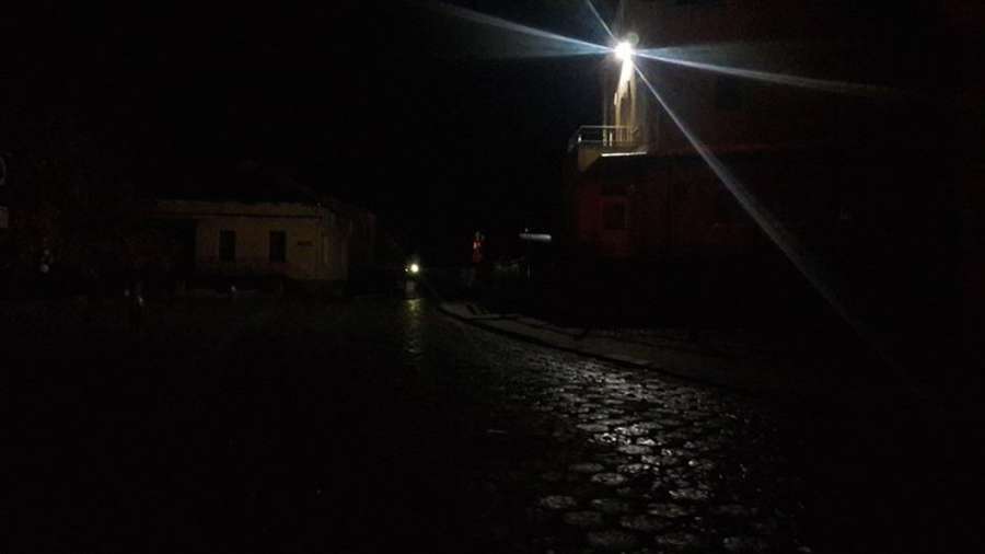 Лучани скаржаться на темінь у Старому місті (фото)