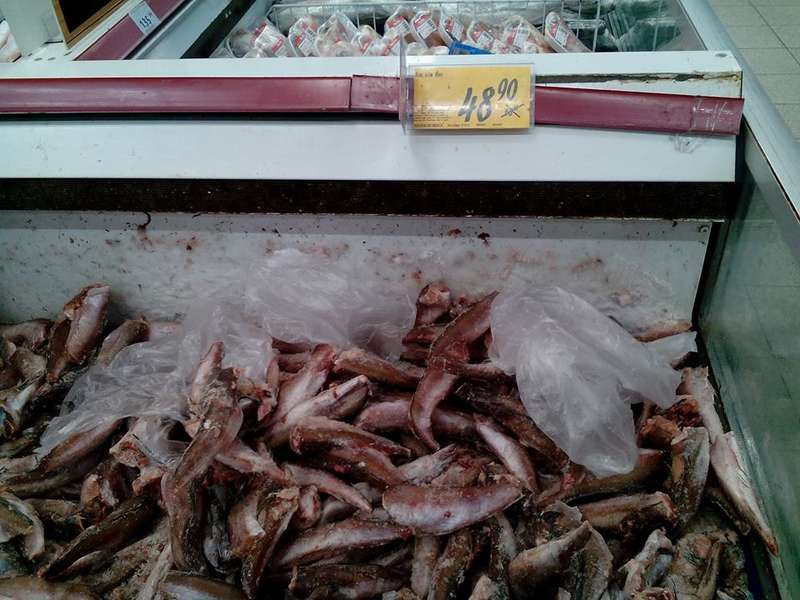У луцькому супермаркеті продавали «смердючу» рибу (фото)