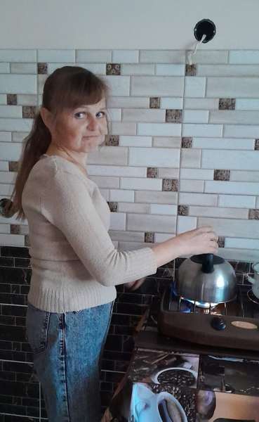 Любешівська блогерка живе у хаті без електрики