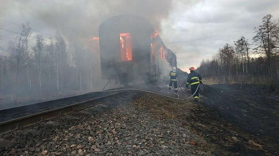 На Рівненщині горів поїзд із пасажирами (фото)