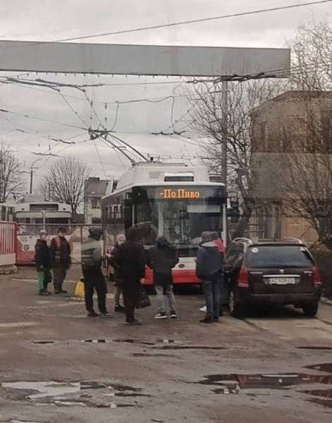«По пиво»: у Луцьку помітили новий тролейбусний маршрут (фото)