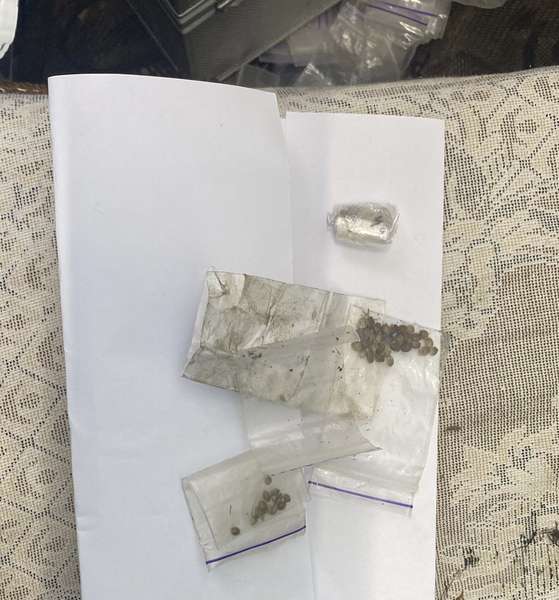 Метадон і канабіс: на Волині затримали 41-річного наркобаригу (фото)