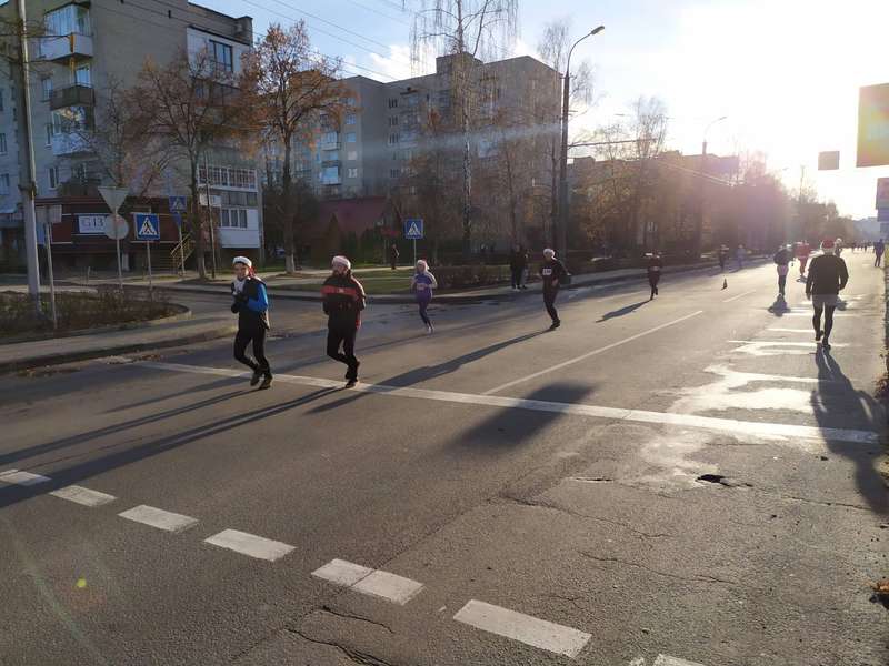 Як у Луцьку вулицями бігали «Миколаї» (фото, відео)