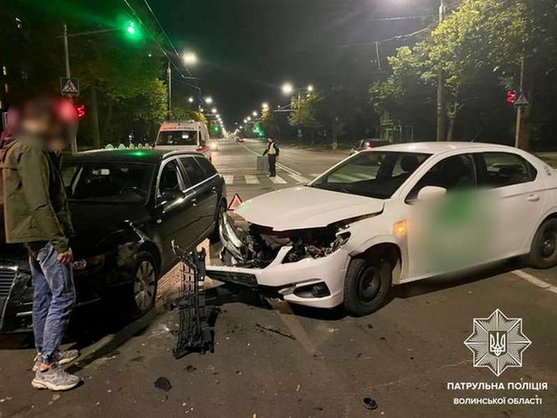 Таксист не пропустив: подробиці нічної аварії у Луцьку (фото)