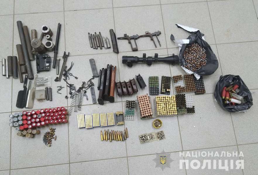 Рушниці, ножі, пістолети: у Горохові переплавили зброю та боєприпаси (фото)