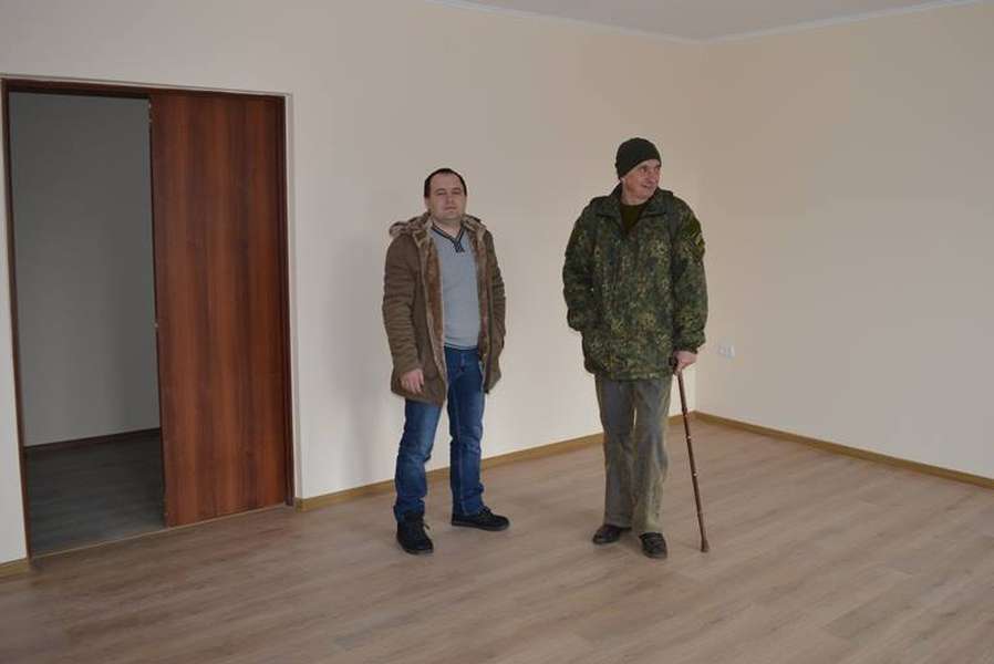 Волинський благодійний фонд профінансував ремонт у квартирі бійця