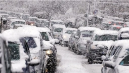 Сніг та пориви вітру до 15-20 м/с:  водіїв попереджають про «температурні гойдалки» на Волині