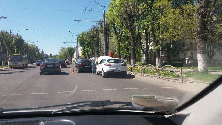  Через ДТП у Луцьку величезний затор (фото)