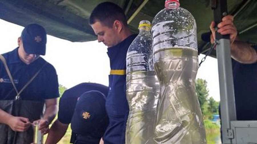 У Луцьку рятувальники перетворили воду зі Стиру на питну: як це працює (відео)