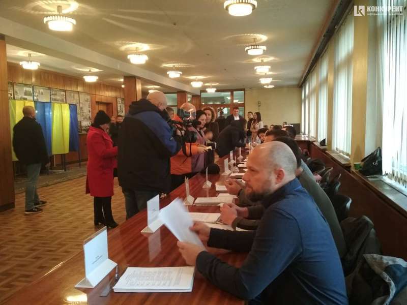 У СНУ стартувало голосування на виборах ректора (фото)