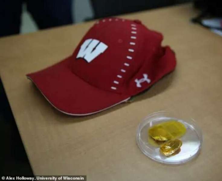 Вчені створили кепку, яка допоможе не лисіти (фото)