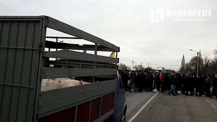 У Запорізькій області аграрії блокують трасу М-18 Харків-Сімферополь