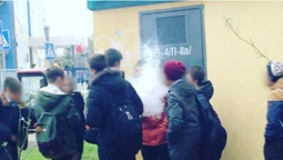 На перерві  – на перекур: у Луцьку школярі «підсіли» на електронні сигарети (відео)