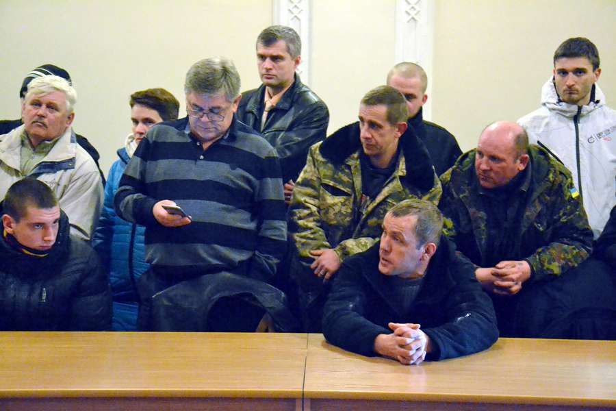 Активісти у Волинській ОДА: дзвінок у Київ ситуацію не владнав