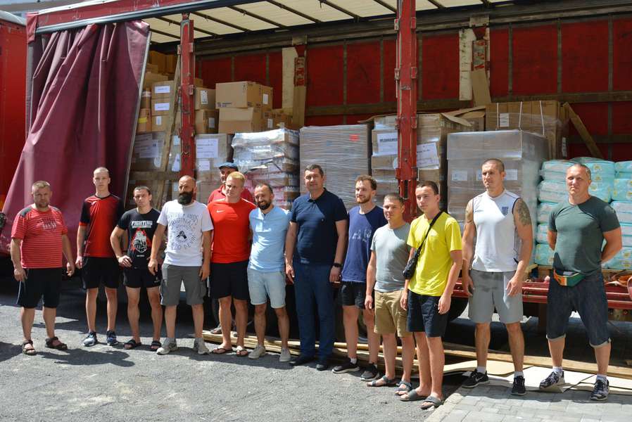 На Волині зустріли 20 тонн медикаментів із Німеччини (фото)