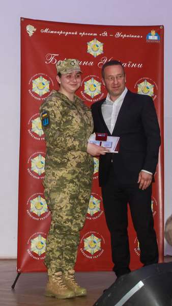Військовослужбовиці з 14 ОМБр отримали ордени (фото)