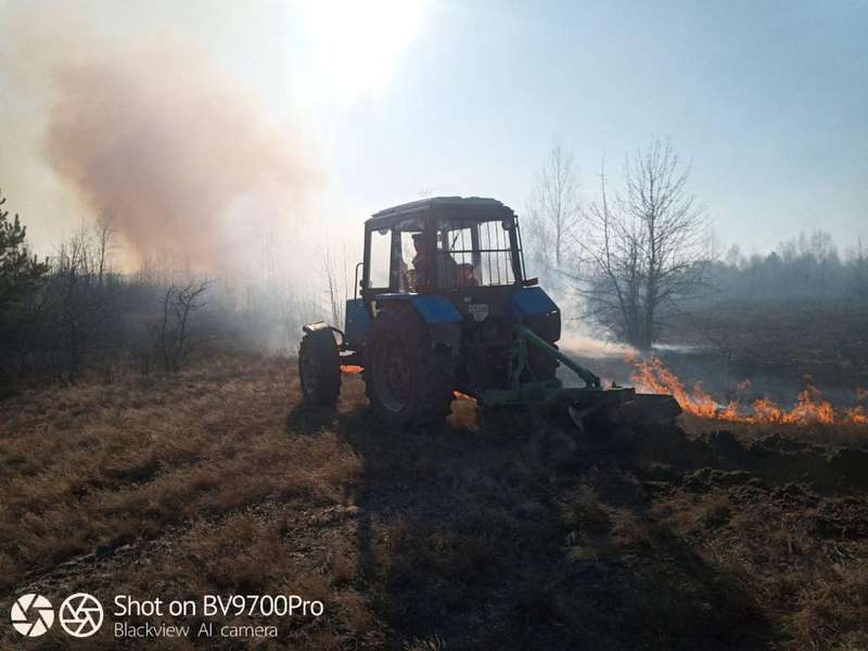Лісівники Волині допомагають гасити пожежі на території громад (фото)