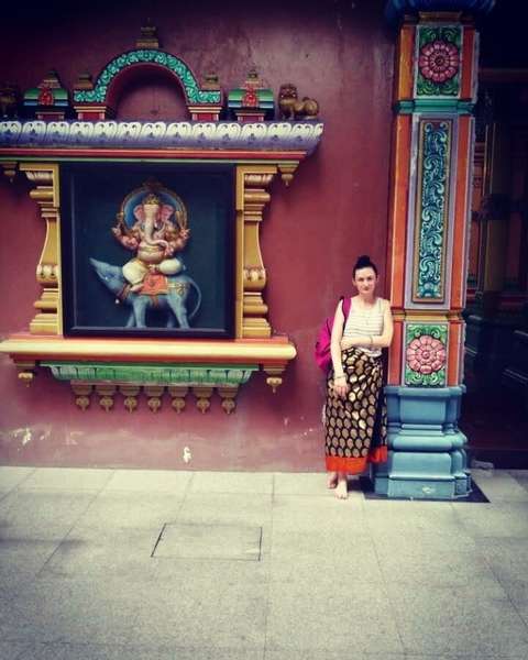 Яся Рамська у Куала Лумпурі , в старовинному храмі Шрі Махамаріамман><span class=