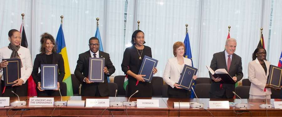 Підписання безвізових угод з Домінікою, Гренадою, Сент-Люсією, Вануату, Сент-Вінсентом, Самоа, Тринідадом і Тобаго. 