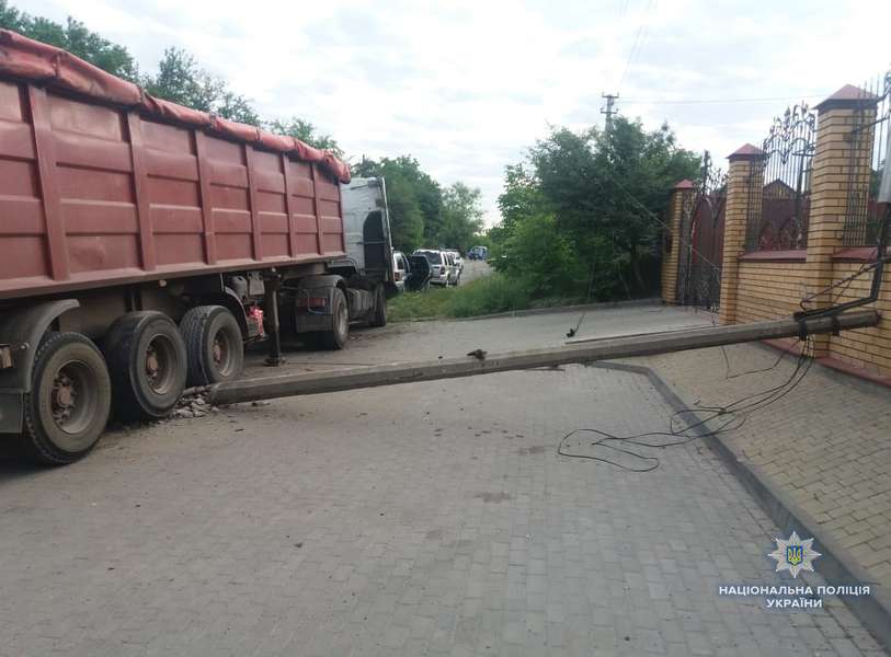 Аварія у Ківерцях: зіткнулися дві вантажівки (фото)