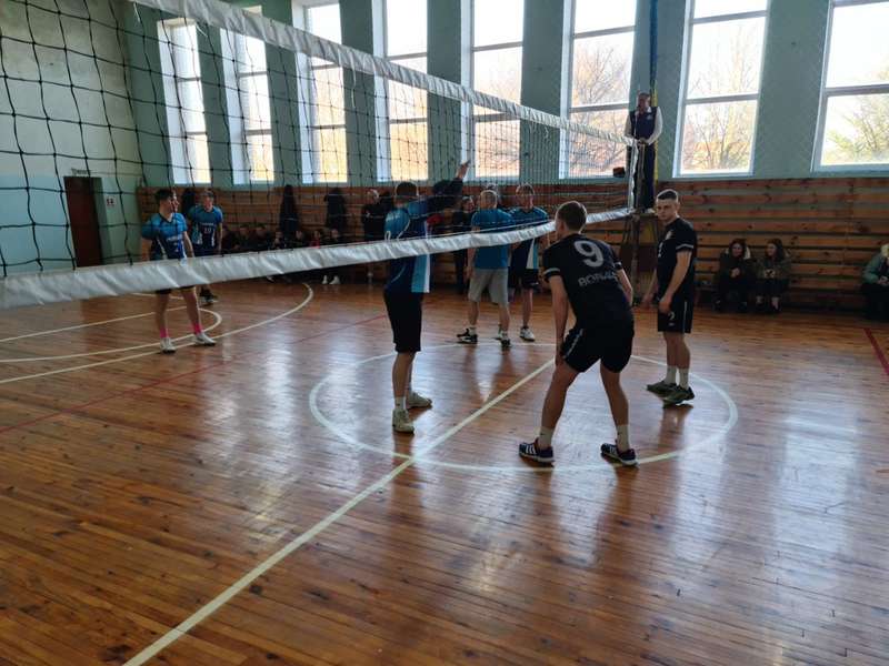 У щорічному волейбольному турнірі у Підгайцях перемогли рятувальники (фото)