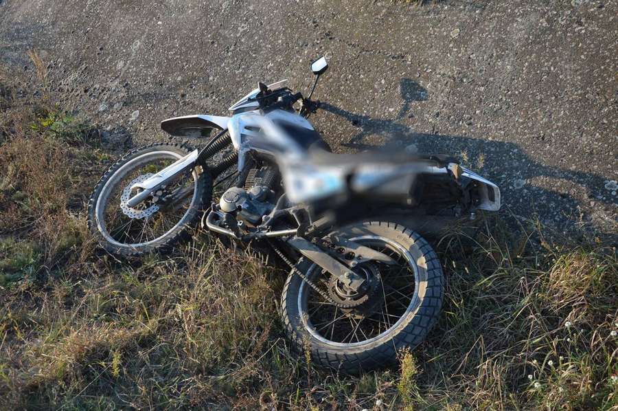 На Волині внаслідок ДТП постраждав 20-річний пасажир мотоцикла (фото)