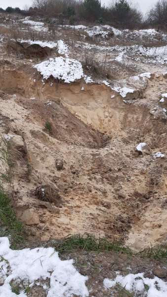 Збитків – майже на 51 мільйон: на Волині незаконно видобували пісок (фото)
