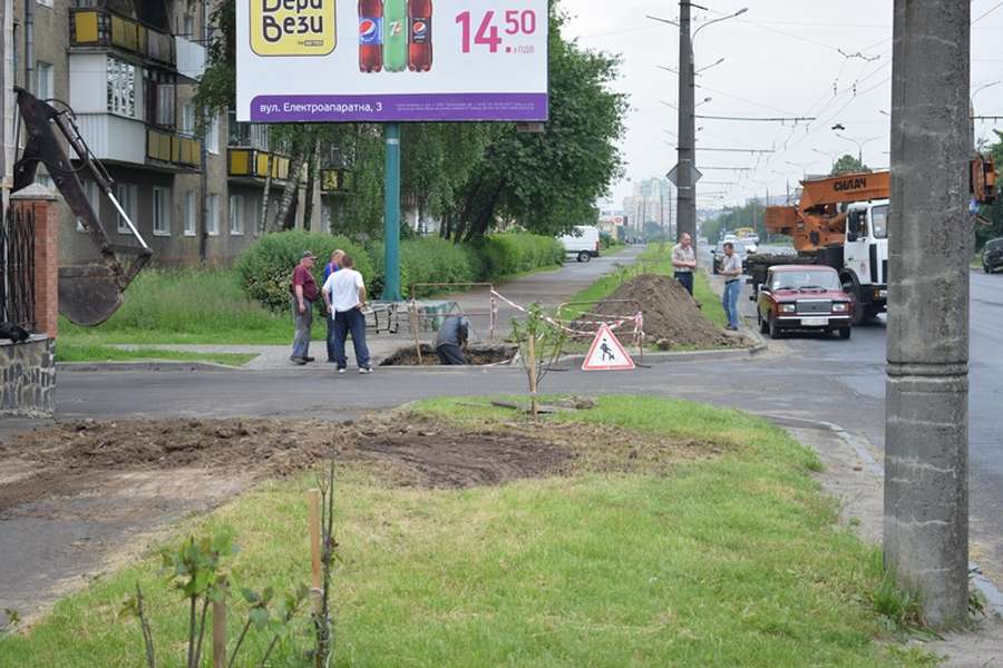 На семи вулицях Луцька ремонтують тепломережі (фото)