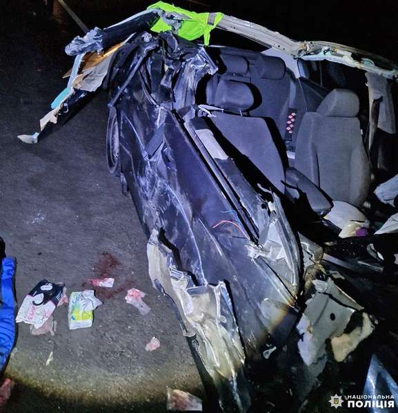 У жахливій ДТП на трасі Київ – Чоп загинула 26-річна жінка (фото)