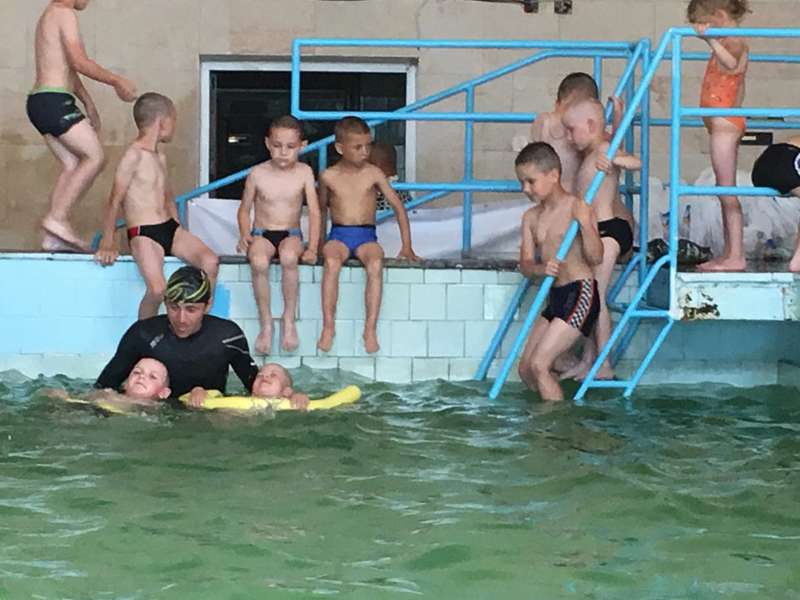 Як на Волині відкривали басейн для діток (фото)